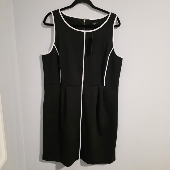 Apt. 9 Dresses & Skirts - Apt. 9 Small Black & White Formal Symmetrical Sleeveless Midi Dress